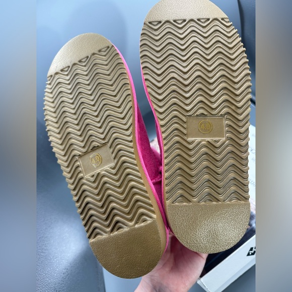 NIB Member's Mark Short Sheepskin Buckle Boots Girl's Size 4 Pink - Picture 7 of 12